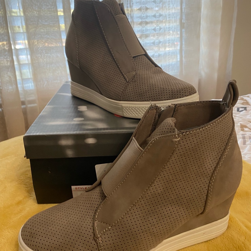 Women's Taupe Wedge Ankle Boots
